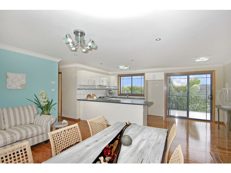 1 Yumbool Close, Forresters Beach NSW 2260