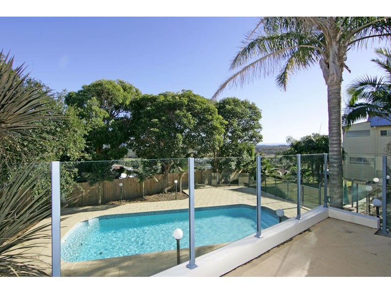 1 Yumbool Close, Forresters Beach NSW 2260