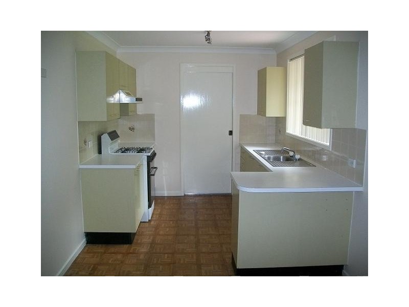 4 Neville Close, Bateau Bay NSW 2261