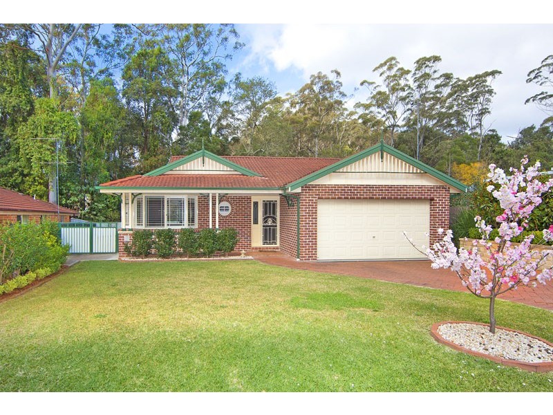 4 Rainbow Close, Lisarow NSW 2250