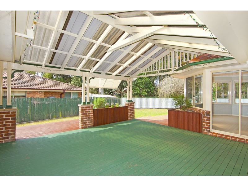 4 Rainbow Close, Lisarow NSW 2250