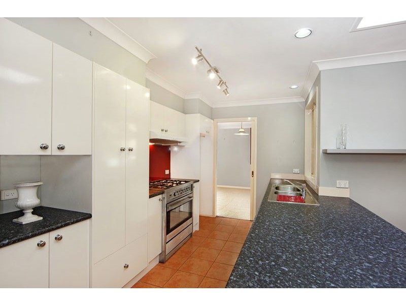 4 Rainbow Close, Lisarow NSW 2250