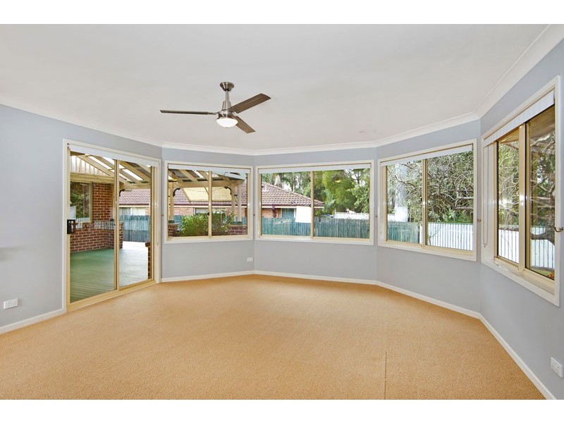 4 Rainbow Close, Lisarow NSW 2250