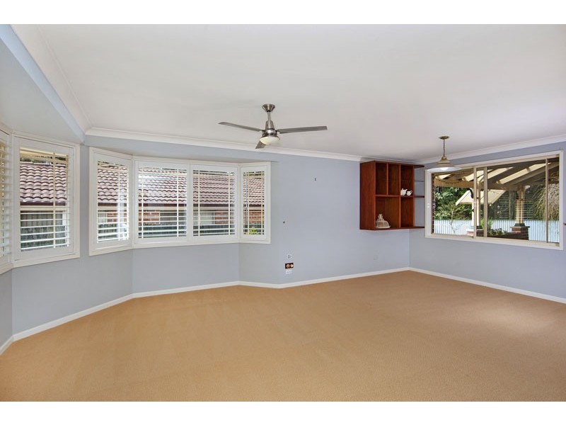 4 Rainbow Close, Lisarow NSW 2250