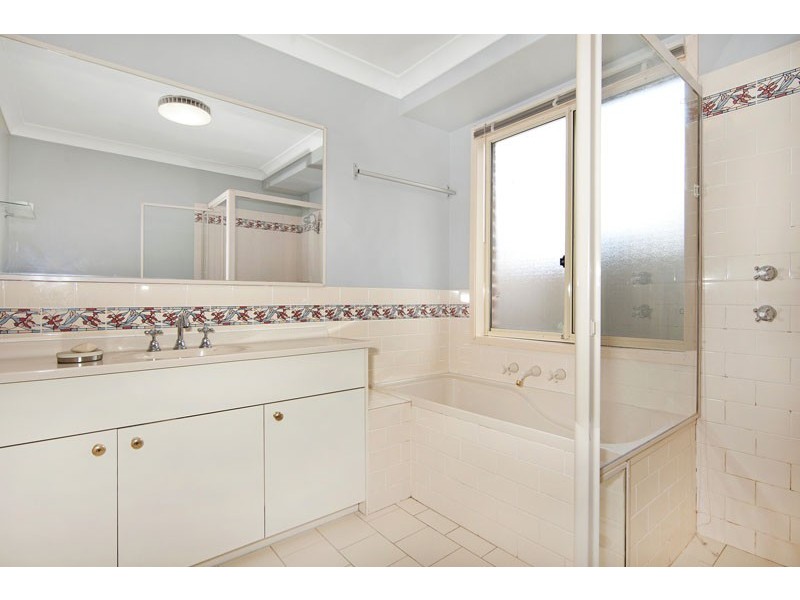 4 Rainbow Close, Lisarow NSW 2250