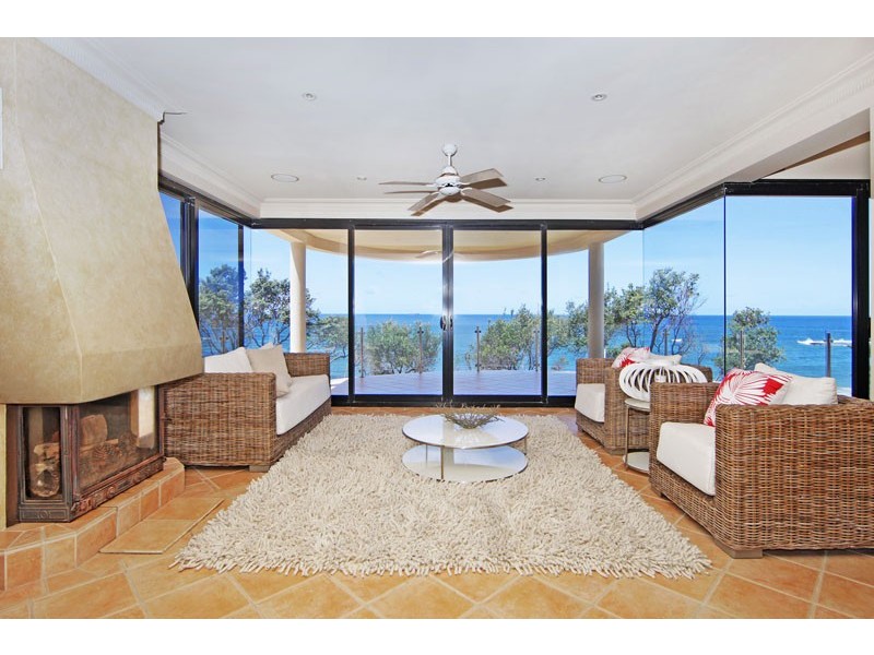 12 South Scenic, Forresters Beach NSW 2260