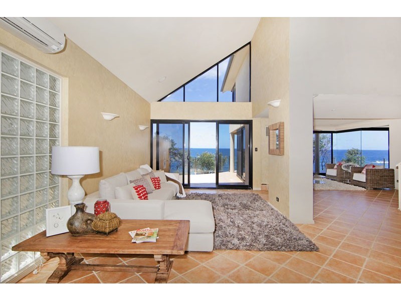 12 South Scenic, Forresters Beach NSW 2260