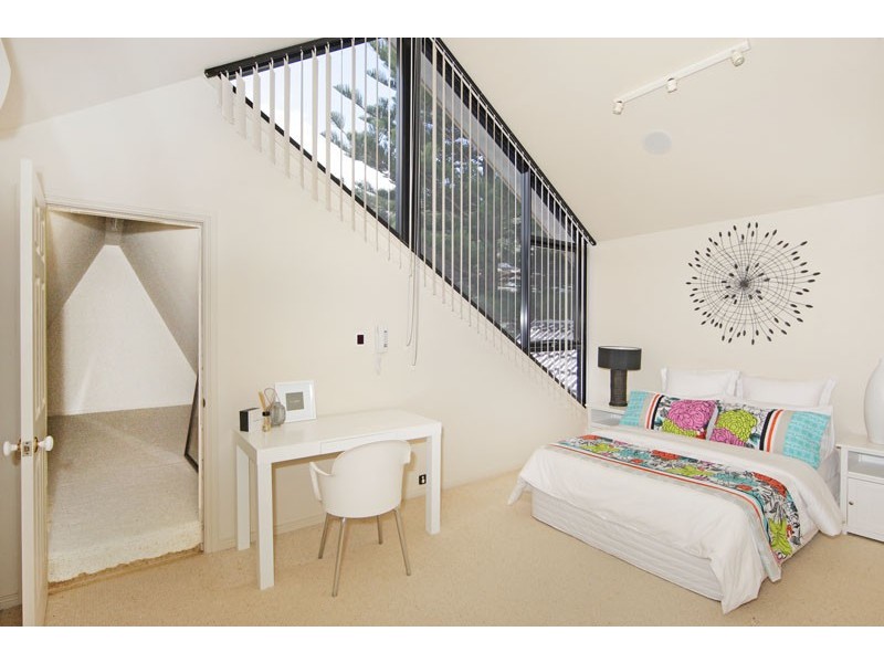 12 South Scenic, Forresters Beach NSW 2260