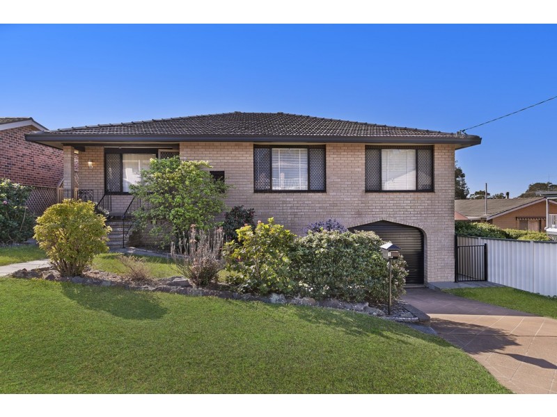 1 Belford Avenue, Bateau Bay NSW 2261