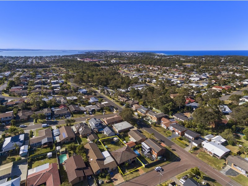 1 Belford Avenue, Bateau Bay NSW 2261