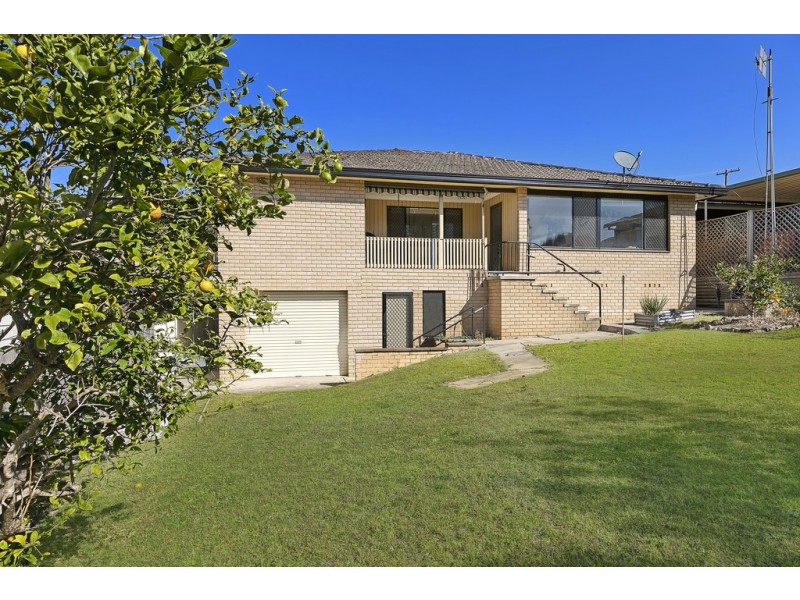 1 Belford Avenue, Bateau Bay NSW 2261