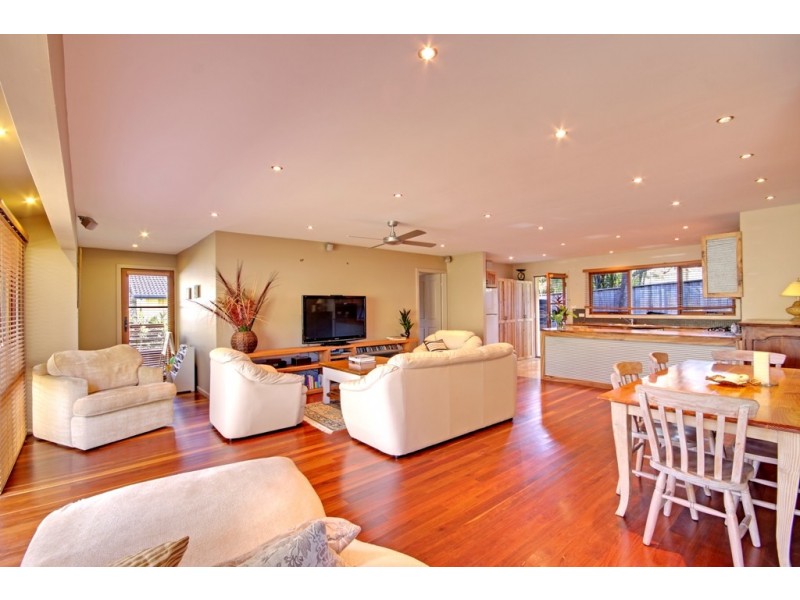 21 Lavinia Street, Forresters Beach NSW 2260