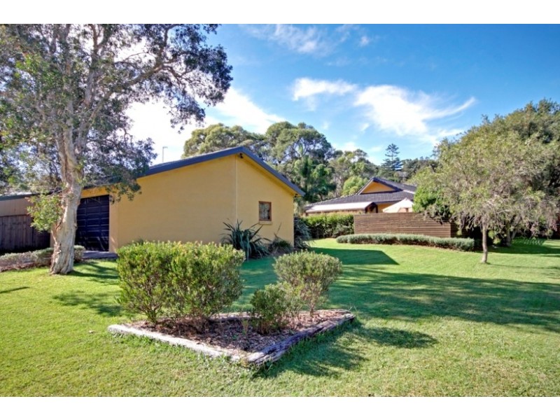 21 Lavinia Street, Forresters Beach NSW 2260