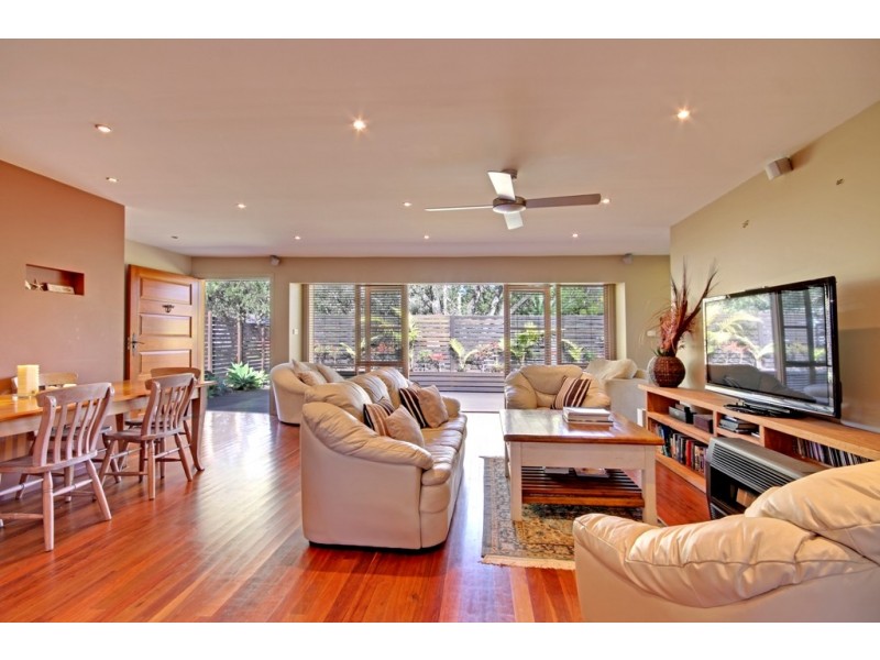 21 Lavinia Street, Forresters Beach NSW 2260