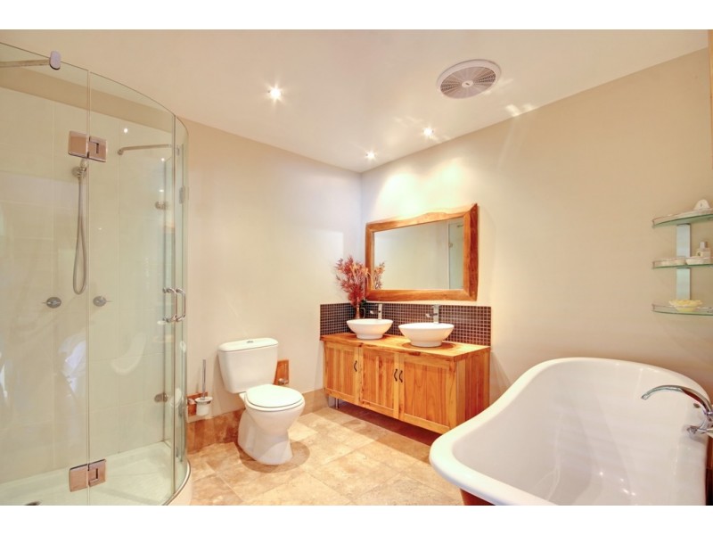 21 Lavinia Street, Forresters Beach NSW 2260