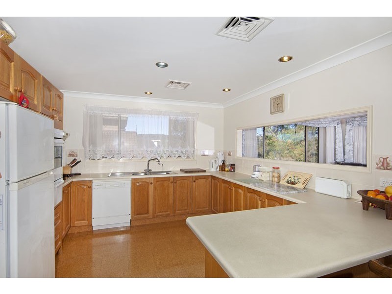 8 Epsom Place, Bateau Bay NSW 2261