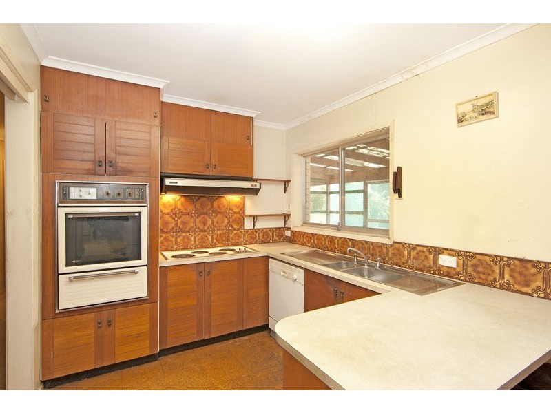 10 Yaruga Street, Bateau Bay NSW 2261