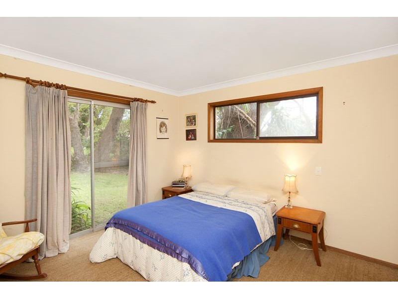 10 Yaruga Street, Bateau Bay NSW 2261