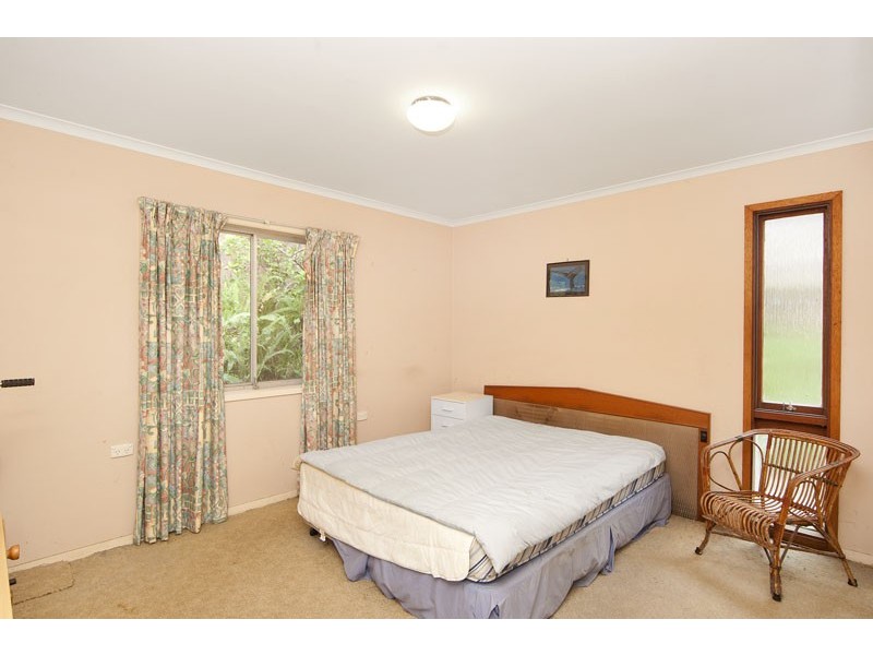 10 Yaruga Street, Bateau Bay NSW 2261