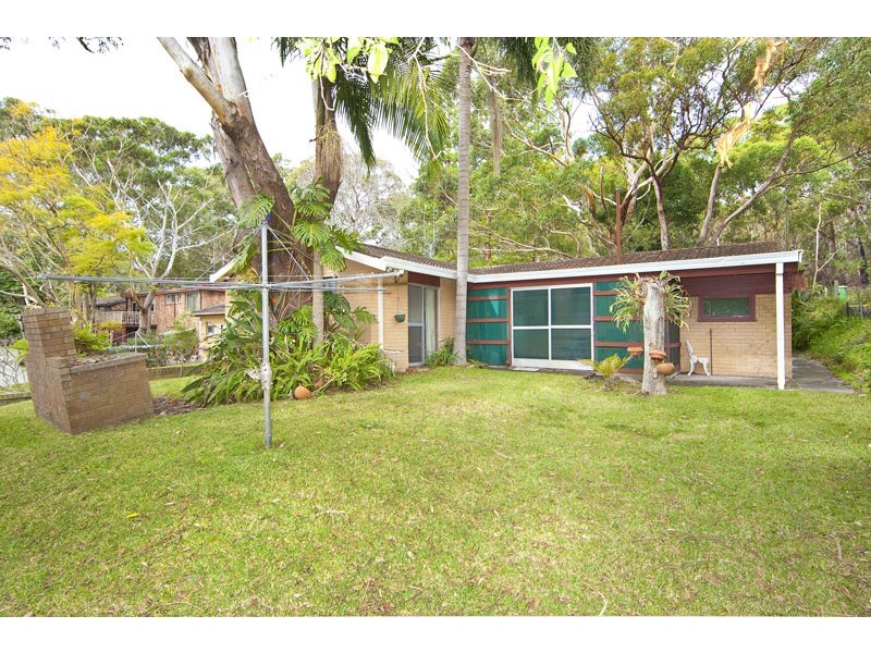 10 Yaruga Street, Bateau Bay NSW 2261
