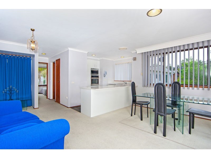 8 Adelaide Street, Killarney Vale NSW 2261