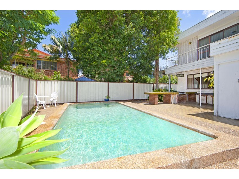 8 Adelaide Street, Killarney Vale NSW 2261