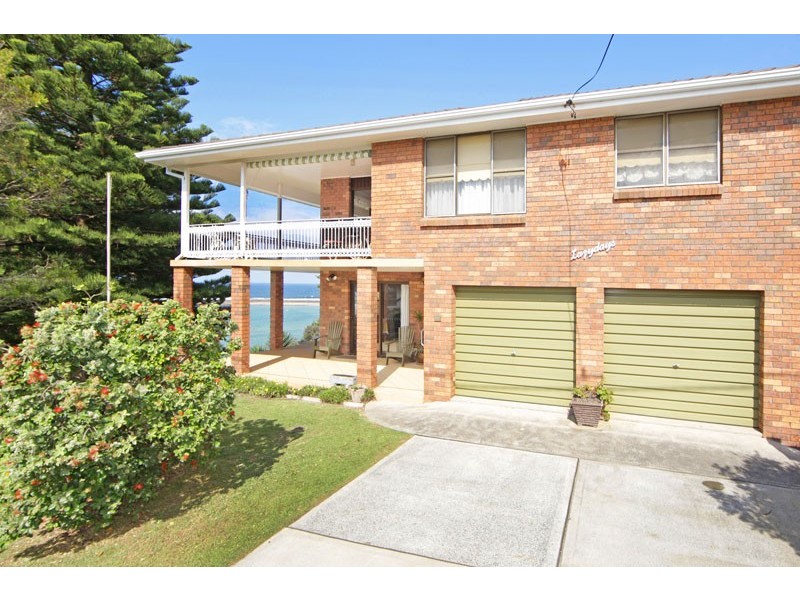 121 Toowoon Bay Rd, Toowoon Bay NSW 2261