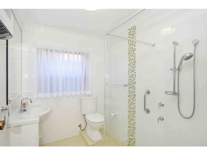 121 Toowoon Bay Rd, Toowoon Bay NSW 2261