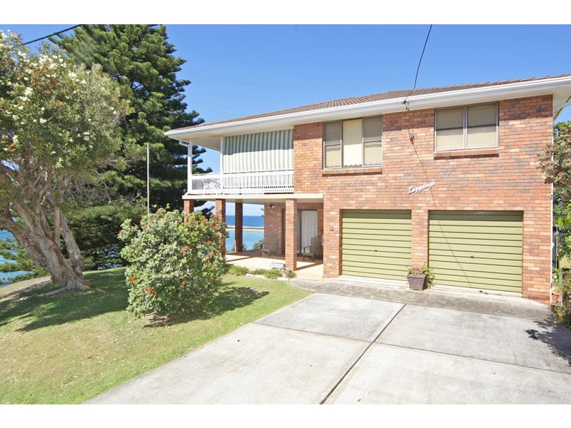 121 Toowoon Bay Rd, Toowoon Bay NSW 2261
