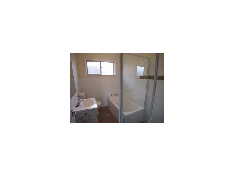 1 Highclere Street, Bateau Bay NSW 2261