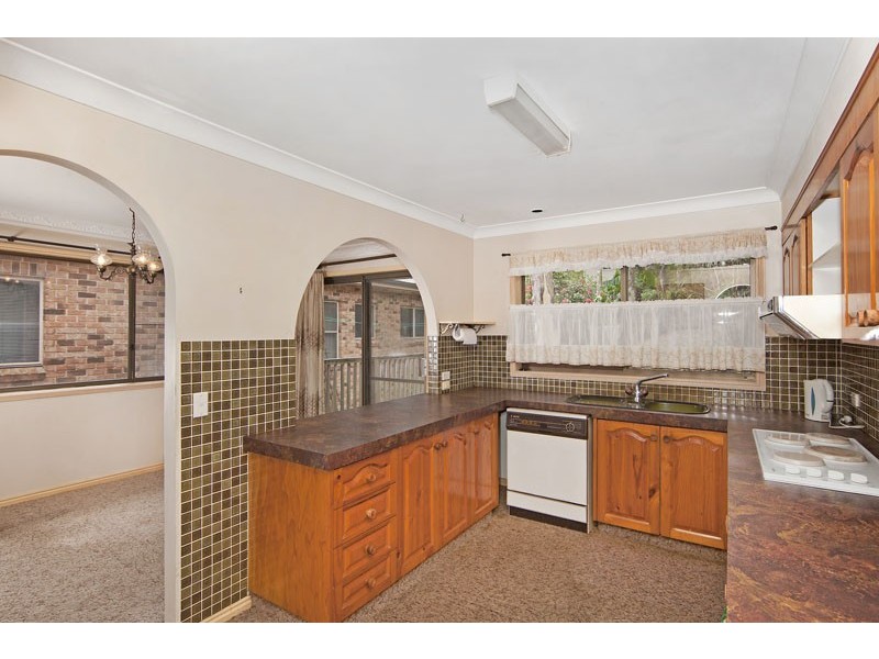 12 Northview Drive, Bateau Bay NSW 2261