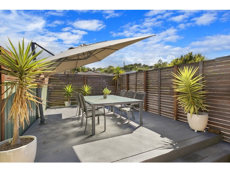 2/11 Augustus Place, Bateau Bay NSW 2261