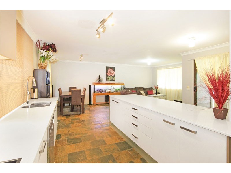 138 Cresthaven Avenue, Bateau Bay NSW 2261