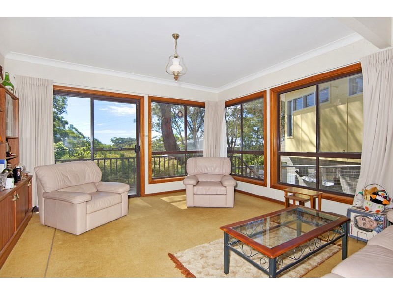 19 Norahview Street, Bateau Bay NSW 2261