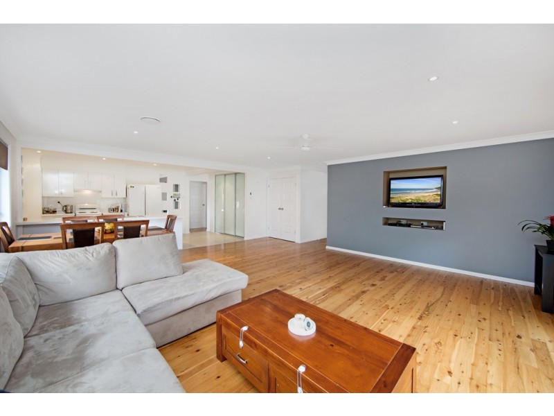 29 Kathleen White Crescent, Killarney Vale NSW 2261