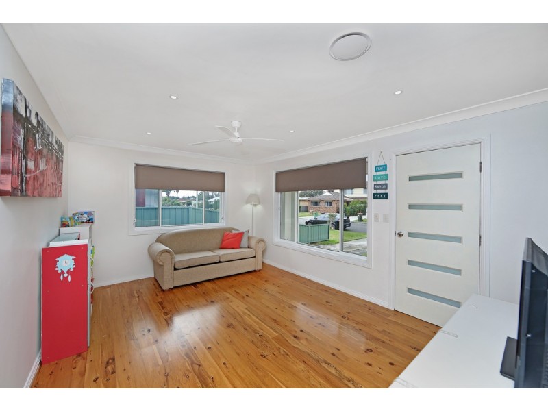 29 Kathleen White Crescent, Killarney Vale NSW 2261