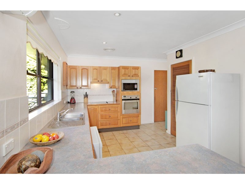 22 Hilltop Street, Bateau Bay NSW 2261