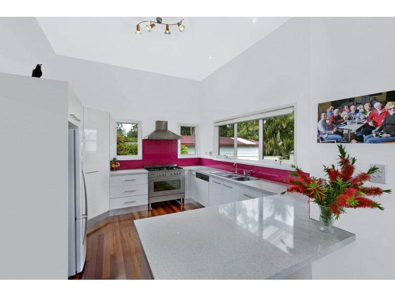 61 Lakin Street, Bateau Bay NSW 2261