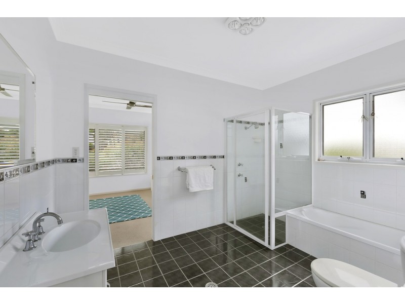 61 Lakin Street, Bateau Bay NSW 2261