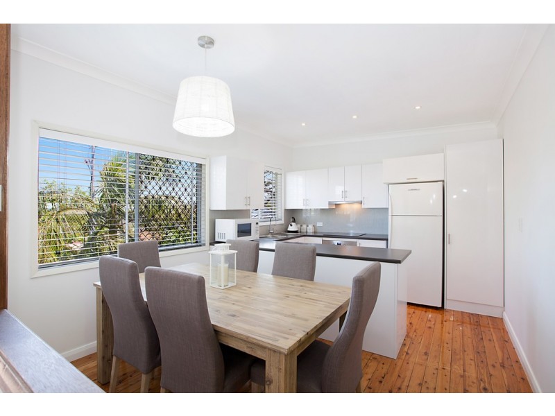 24 Valley View Road, Bateau Bay NSW 2261