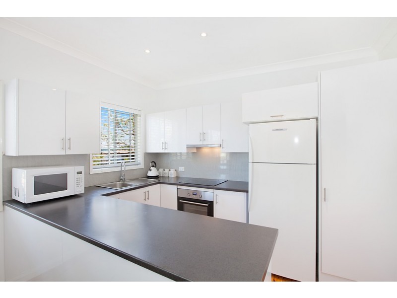 24 Valley View Road, Bateau Bay NSW 2261