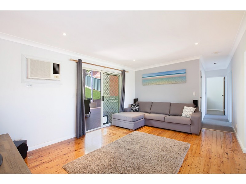 24 Valley View Road, Bateau Bay NSW 2261