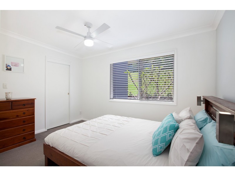 24 Valley View Road, Bateau Bay NSW 2261