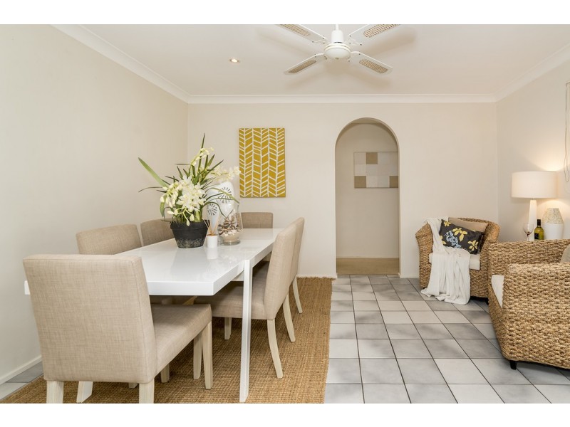 9 Jonquil Close, Bateau Bay NSW 2261