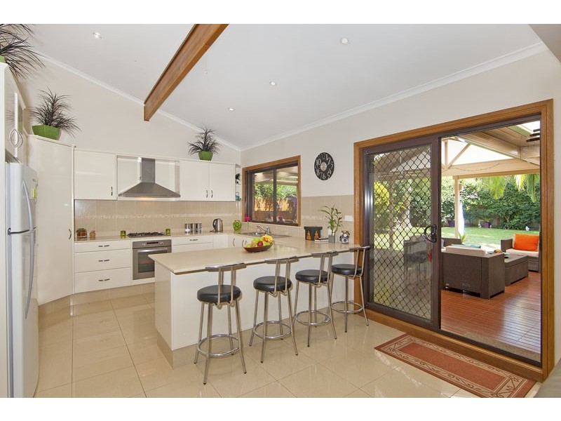 9 Point Street, Bateau Bay NSW 2261