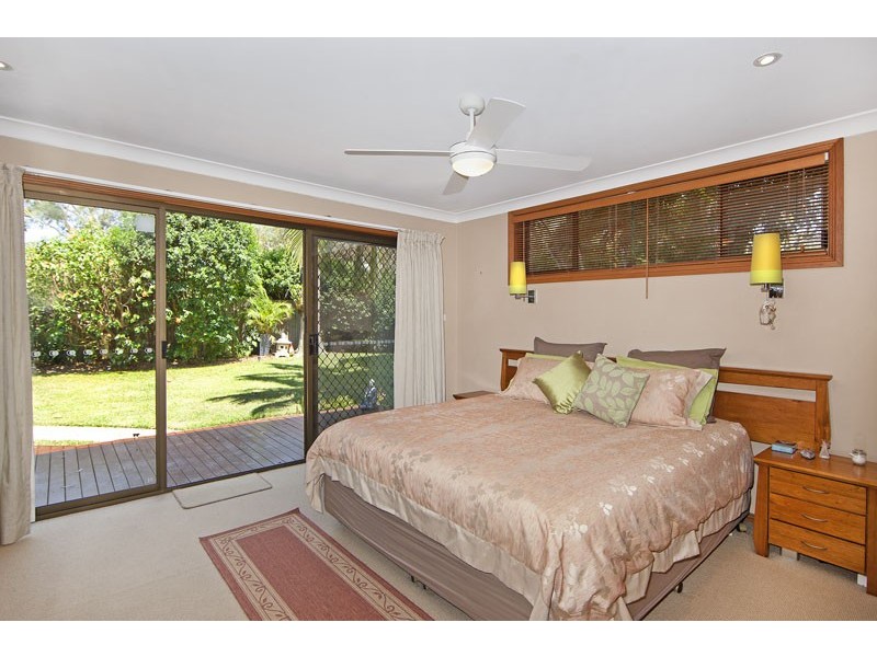 9 Point Street, Bateau Bay NSW 2261