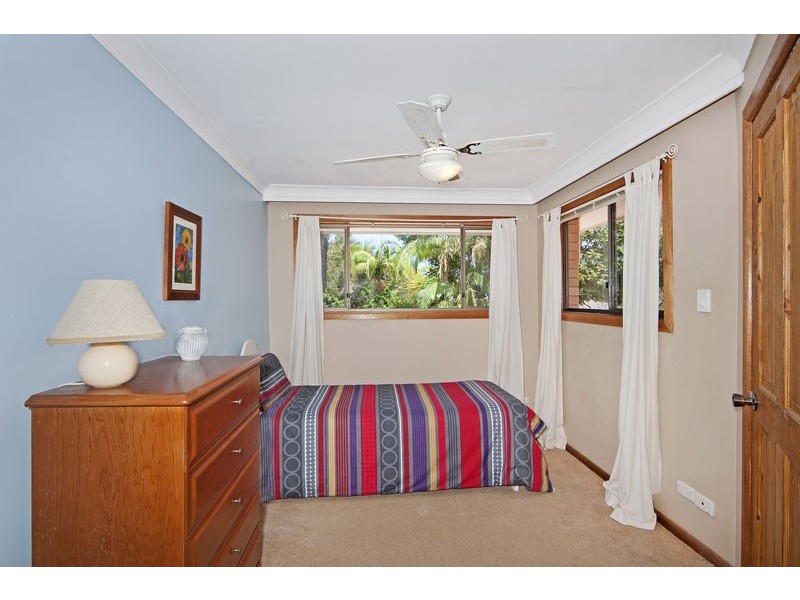 9 Point Street, Bateau Bay NSW 2261