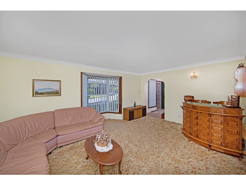 14 Talara Avenue, Bateau Bay NSW 2261