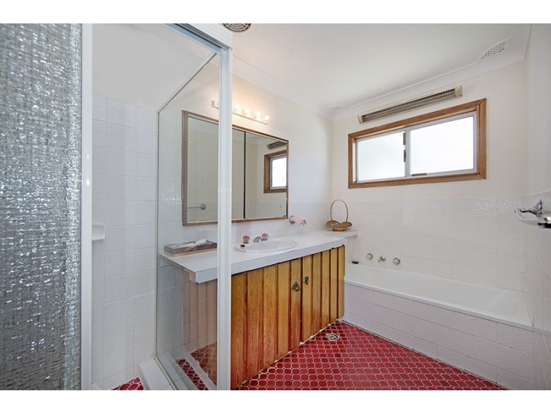 14 Talara Avenue, Bateau Bay NSW 2261