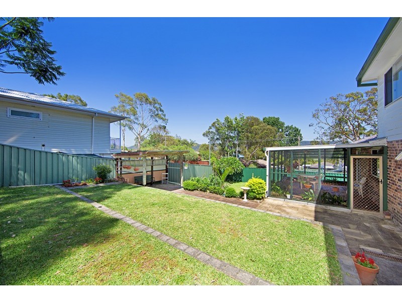 14 Talara Avenue, Bateau Bay NSW 2261